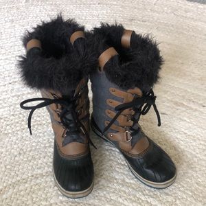 Sorel snow/hiking boots